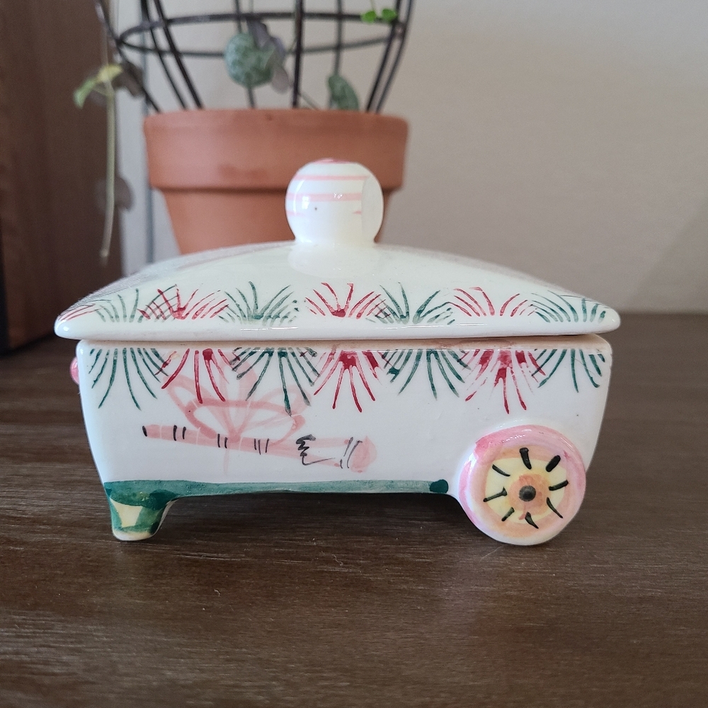 Vintage hand painted cigarette box with 2 ashtrays